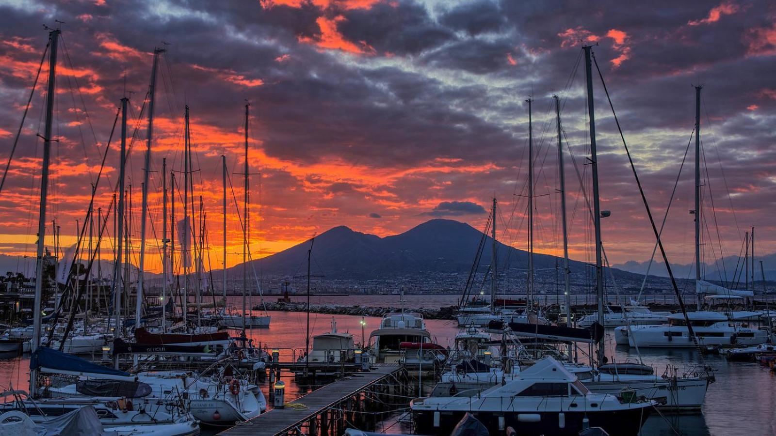 Aldo'S Holiday House Daire Napoli Dış mekan fotoğraf